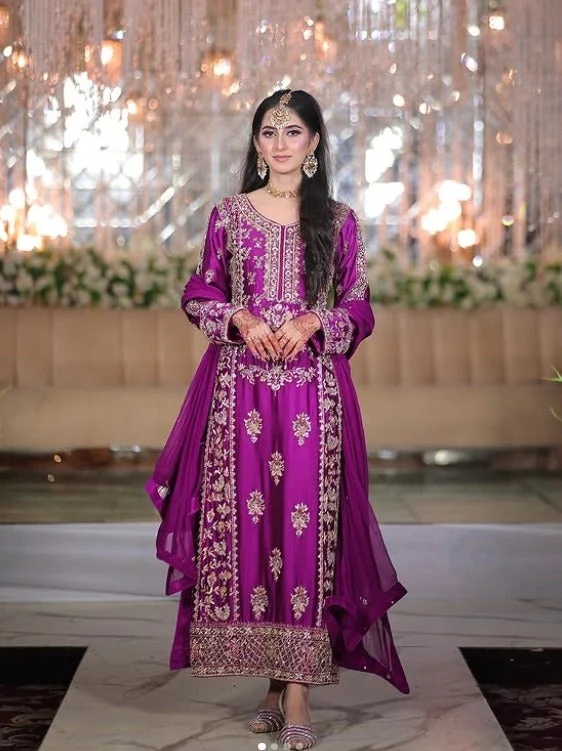 Waqarhaider - 01 - pakistani fashion outfit with coordinated formal…